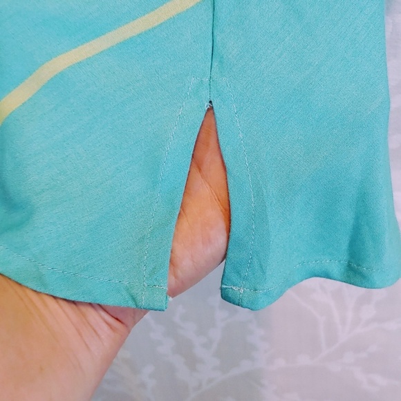 Escapada | Abstract Ruffle Sleeve Tunic | XS - Picture 5 of 8